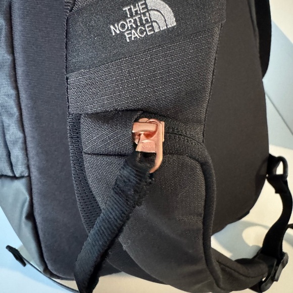 The North Face Isabella Sling NWT - Picture 8 of 10